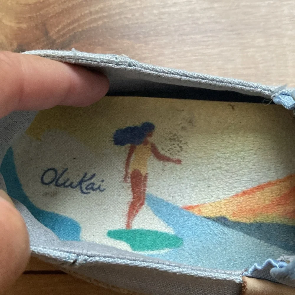 OluKai Kaula Pa’a Kapa Espadrilles. Size 8